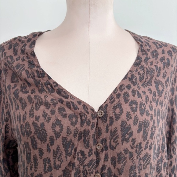 🌷SALE Cloth & Stone Bella Dahl Leopard Print Tie Front Top Size XS Oversized - Picture 6 of 15